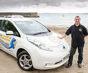 electric nissan leaf taxi