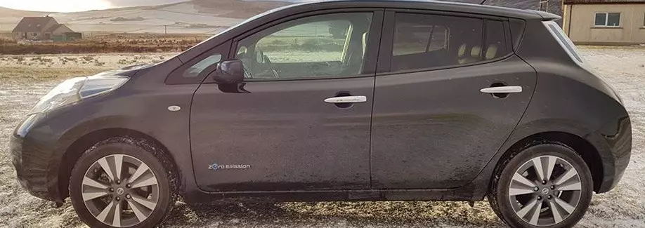 Side view of a Nissan leaf